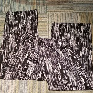 Zulily  Womens Geometric Pattern Black & White Pullon Palazzo Pants